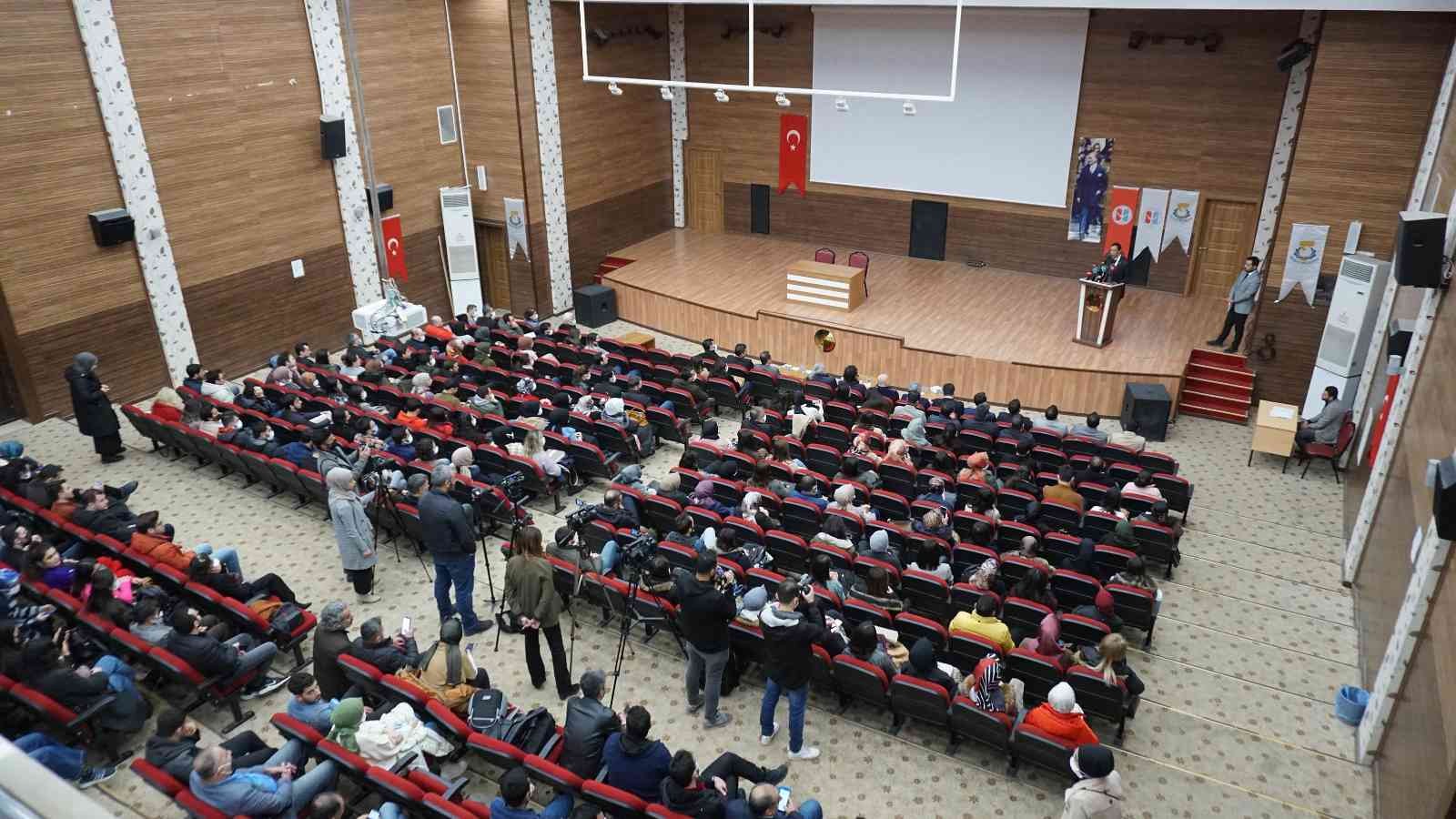 Öğretmenlere beceri geliştirme konferansı