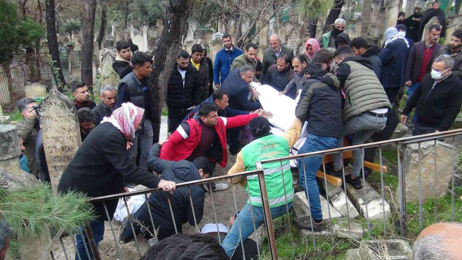 Polisleri şehit eden şahsın ailesi konuştu
