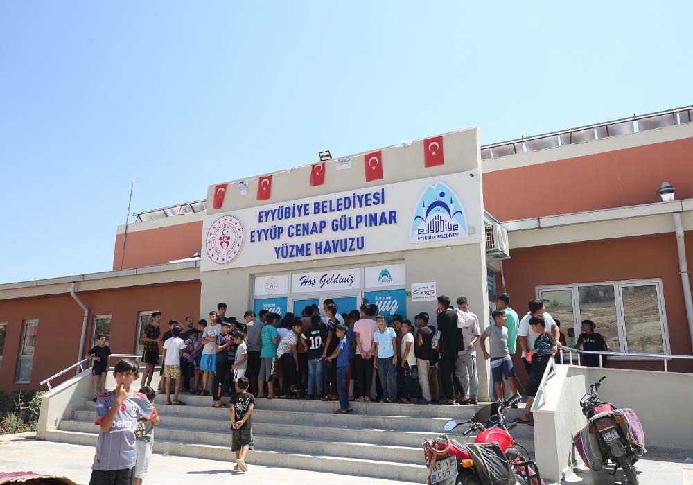 Eyyübiyeli Çocuklara Modern Yüzme Havuzu 2 1 15