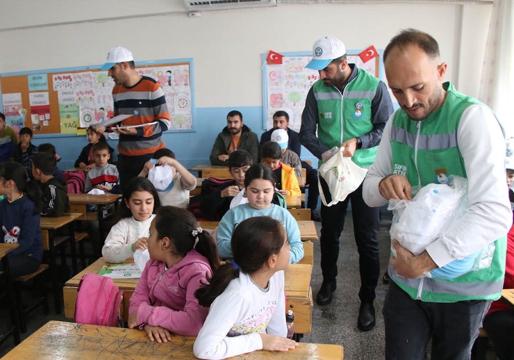 Haliliye'de Öğrencilere 'Sıfır Atık Eğitimi' Verildi 2 haliliyede cocuklara sifir atik projesi