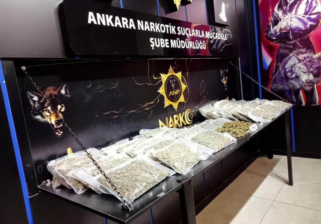Şanlıurfa'dan Ankara'ya Uyuşturucu Taşırken Yakalandılar! 1 ankara uyusturucu