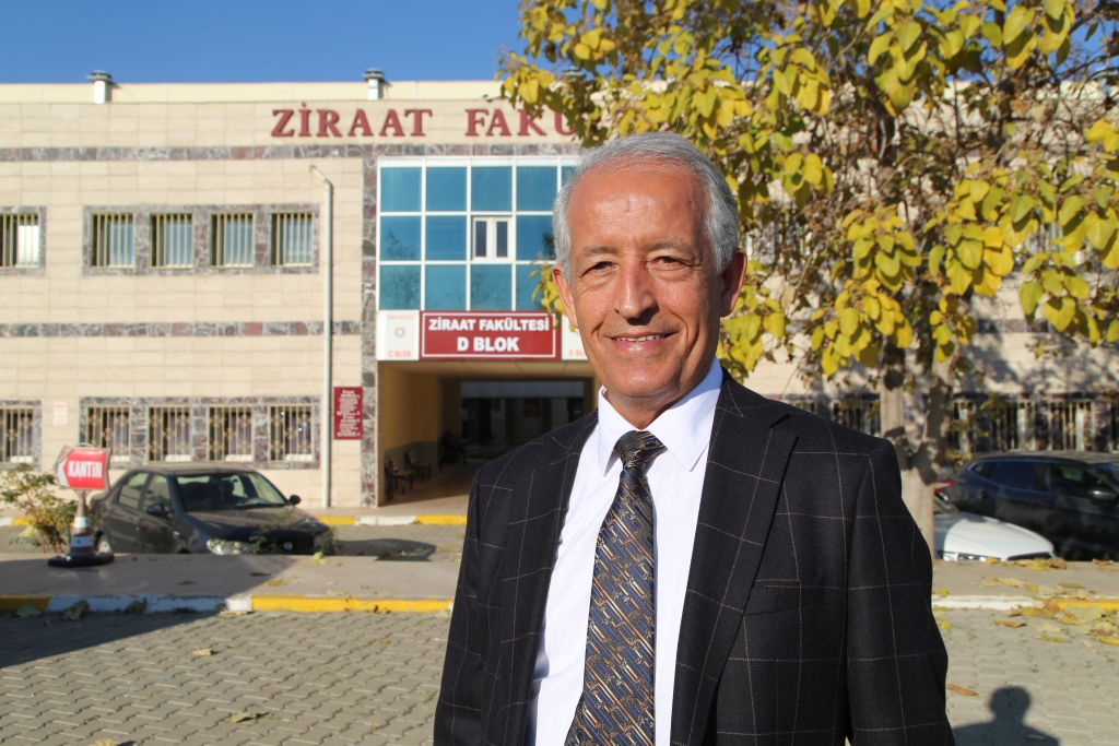 Güneydoğu'daki Kuraklık Şanlıurfa'daki Çiftçileri Endişelendiriyor! 2 AA 20230121 30051594 30051583 GUNEYDOGUDAKI KURAKLIK URETICILERI ENDISELENDIRIYOR