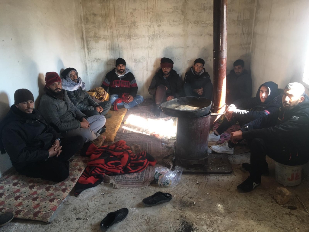 Şanlıurfa'da 83 Düzensiz Göçmen Yakalandı! 2 AA 20230124 30073632 30073631 SANLIURFADA 83 DUZENSIZ GOCMEN YAKALANDI