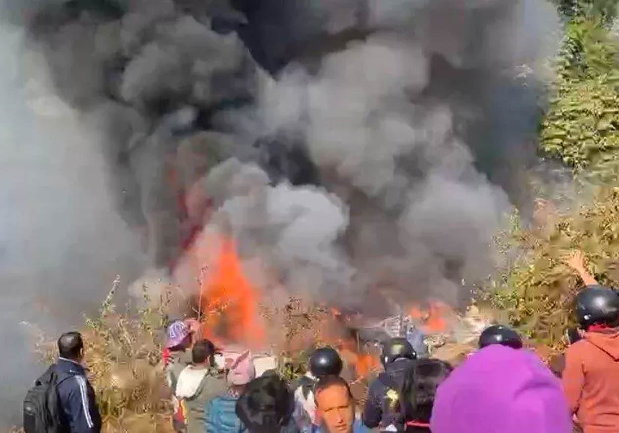 nepal yolcu uçağı kazası