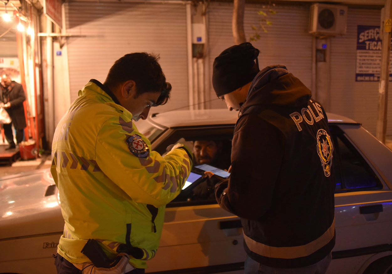 Şanlıurfa'da "Huzur Uygulaması" Gerçekleştirildi! 2 polis- şanlıurfa