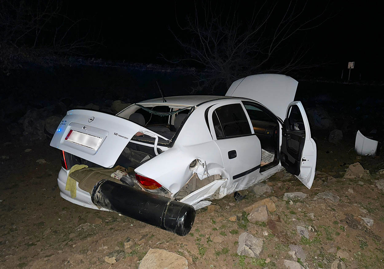 Siverek-Adıyaman Karayolunda Araç Devrildi: 3 Kişi Yaralandı 2 siverek kaza 1