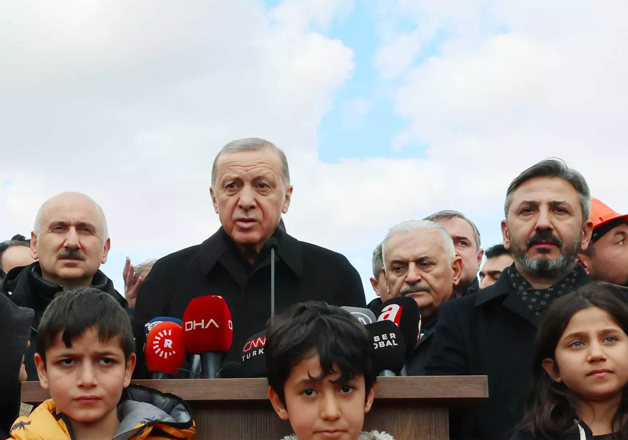 cumhurbaşkanı recep tayyip erdoğan deprem bölgesi ziyaret