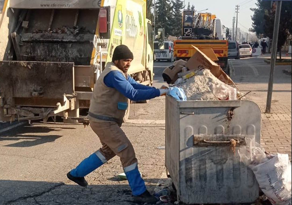 Haliliye Belediyesi Adıyaman'ın Temizliğini Üstlendi! 2 haliliye belediyesi adiyaman deprem temizlik 2