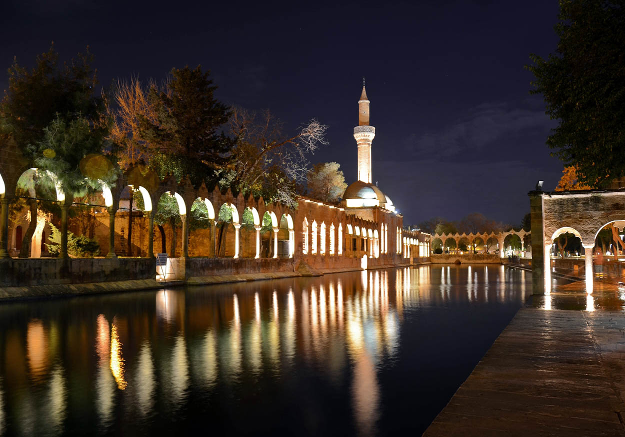 balıklıgöl hz ibrahim gölü şanlıurfa dergah camii gece