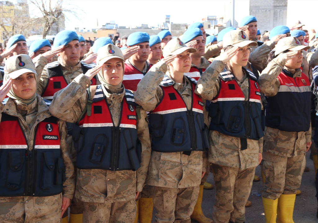 Şanlıurfa'da Sel Sonrası Görevli Jandarmalar Törenle Uğurlandı! 2 sanliurfa sel felaketi gorevli jandarmalar 1