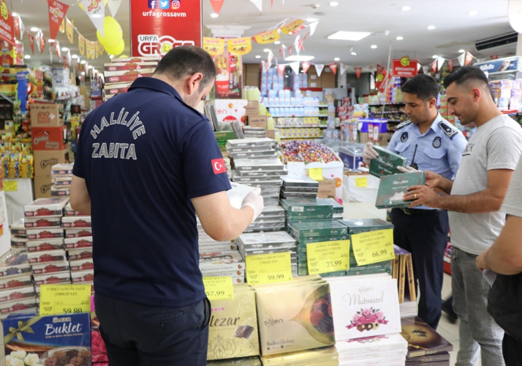 Haliliye'de Bayram Öncesi Şeker ve Tatlı Denetimi! 2 1 35