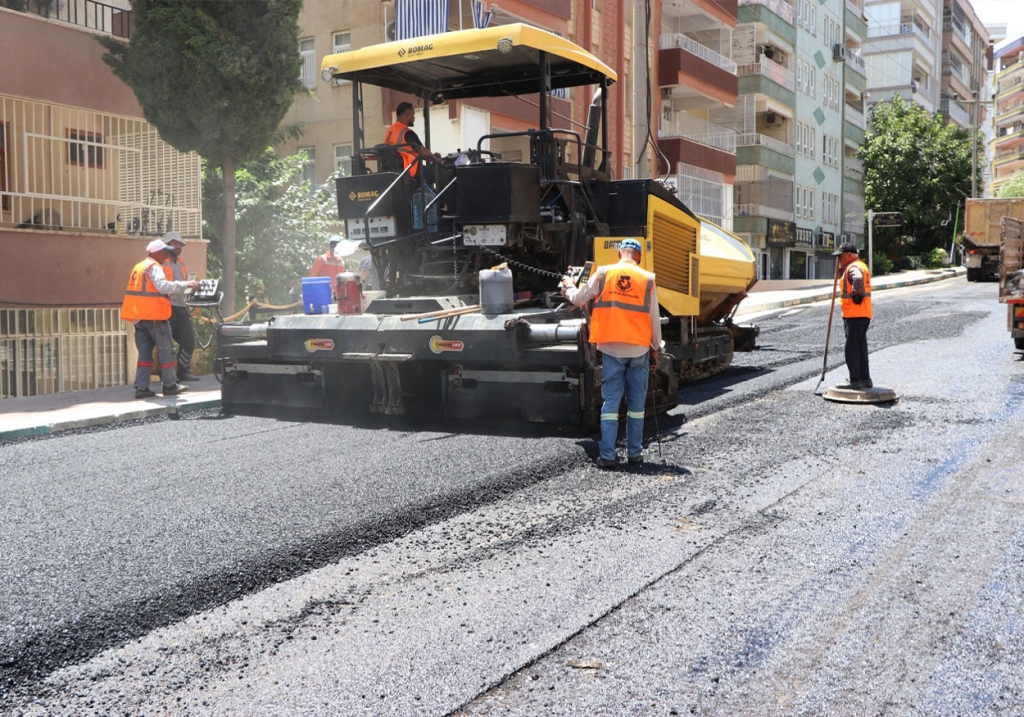 Sıcak Asfalt İle Haliliye'de Yollar Yenileniyor! 2 1 9