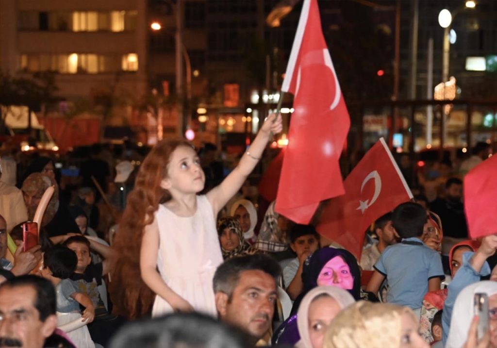 Şanlıurfa'da 15 Temmuz Etkinlikleri Coşkuyla Kutlandı! 2 15 temmuz kutlama 1