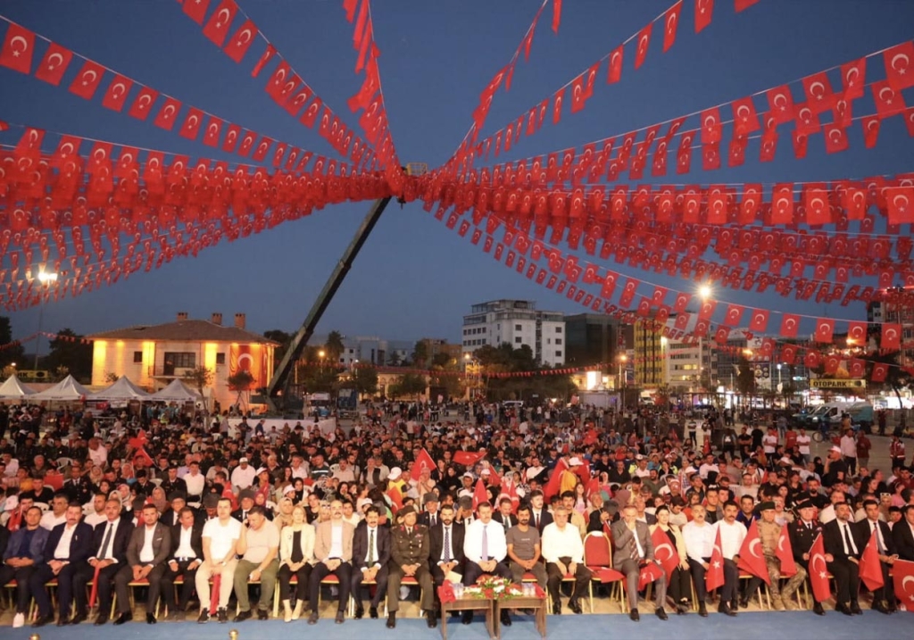 Şanlıurfa'da 15 Temmuz Etkinlikleri Coşkuyla Kutlandı! 7 15 temmuz kutlama 6