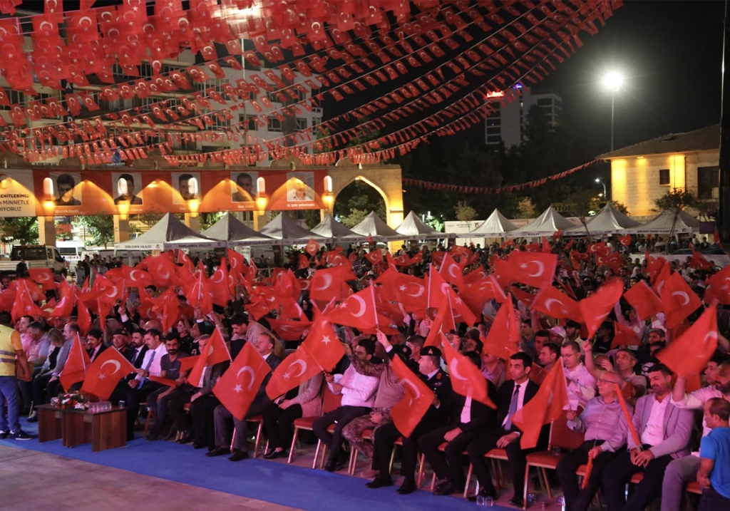 Şanlıurfa'da 15 Temmuz Etkinlikleri Coşkuyla Kutlandı! 8 15 temmuz kutlama 7