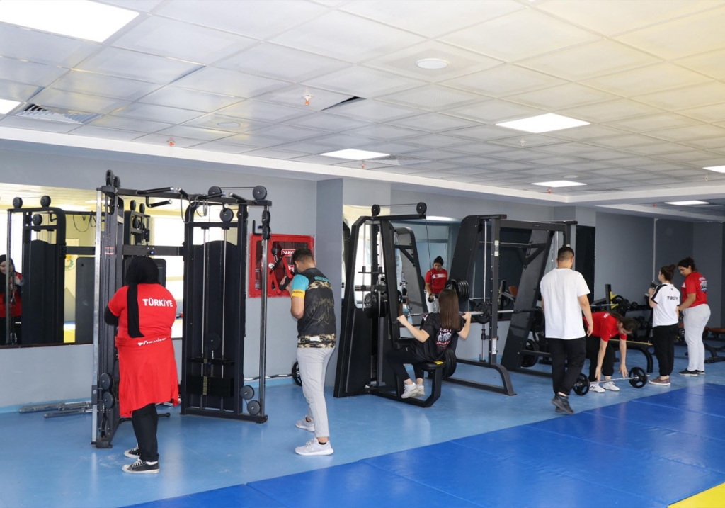 Haliliye'de Şampiyon Sporcular Yetişiyor! 2 haliliye
