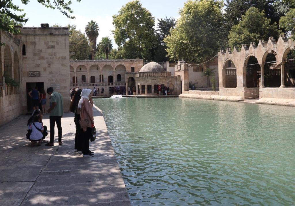Şanlıurfa'da Sıcak Hava Etkili Oluyor! 2 sanliurfa balikligol
